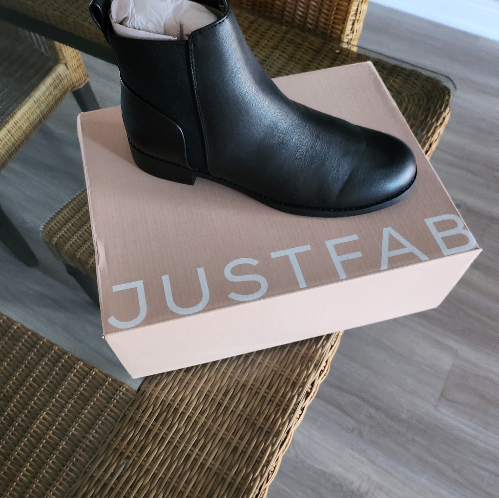 NWT JustFab